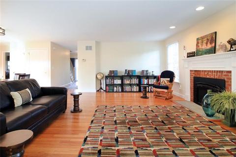 16 Paddock Ln, Middletown, RI 02842 photo 7
