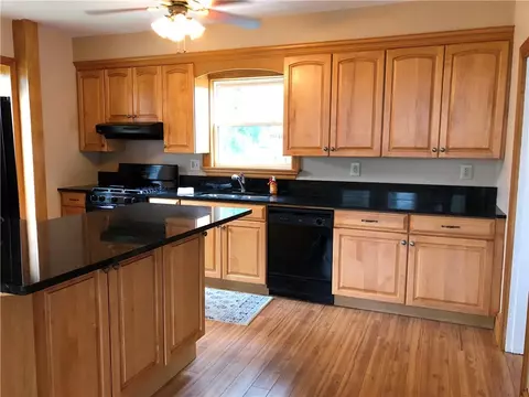 59 Steele Ave, Warwick, RI 02889 photo 6