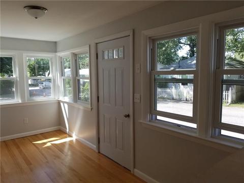 134 John St, Warwick, RI 02889 photo 4