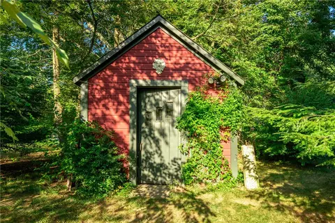583 Harris Ave, Woonsocket, RI 02895 photo 12