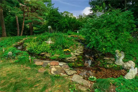583 Harris Ave, Woonsocket, RI 02895 photo 6