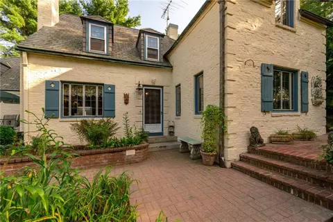 583 Harris Ave, Woonsocket, RI 02895 photo 2