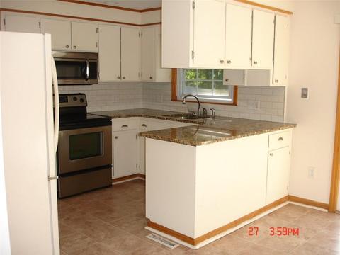 126 Dana St, Woonsocket, RI 02895 photo 8