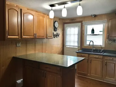 44 Oakton St, Woonsocket, RI 02895 photo 2