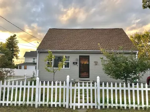 44 Oakton St, Woonsocket, RI 02895 photo 1