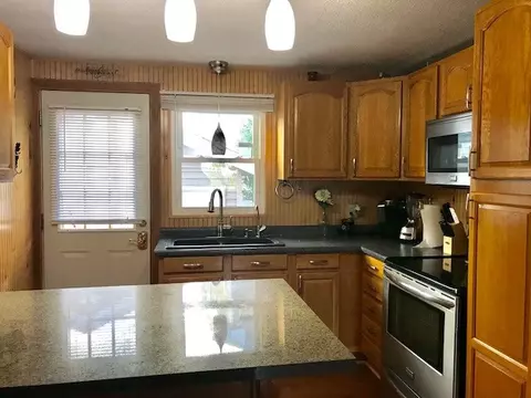 44 Oakton St, Woonsocket, RI 02895 photo 3