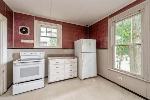 37 Summer St, Woonsocket, RI 02895 photo 9