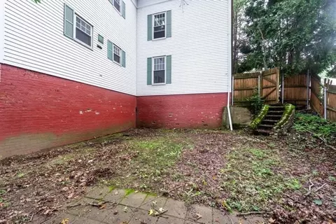 37 Summer St, Woonsocket, RI 02895 photo 2