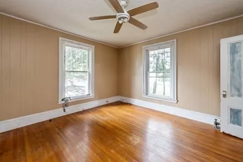 37 Summer St, Woonsocket, RI 02895 photo 11