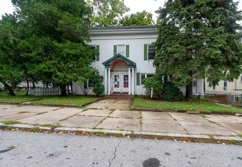 37 Summer St, Woonsocket, RI 02895 photo 1