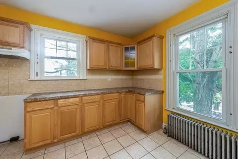 37 Summer St, Woonsocket, RI 02895 photo 12