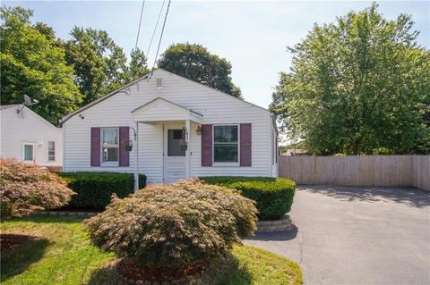 86 Falcon Ave, Warwick, RI 02888 photo 5