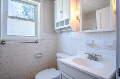 86 Falcon Ave, Warwick, RI 02888 photo 20