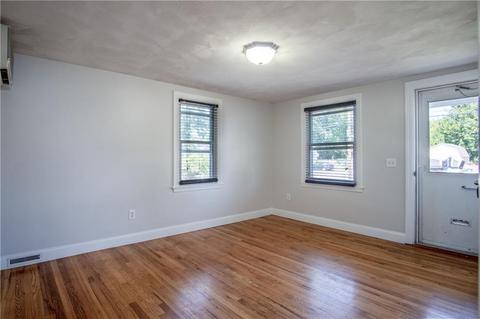 86 Falcon Ave, Warwick, RI 02888 photo 16