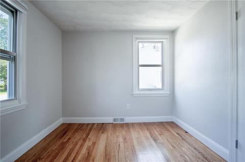 86 Falcon Ave, Warwick, RI 02888 photo 17