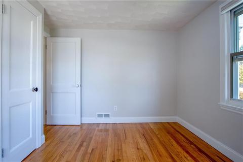 86 Falcon Ave, Warwick, RI 02888 photo 18