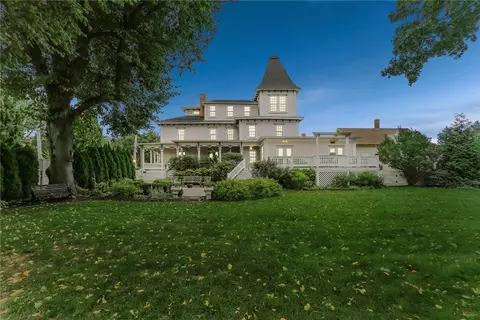 32 Broad St, Warren, RI 02885 photo 1