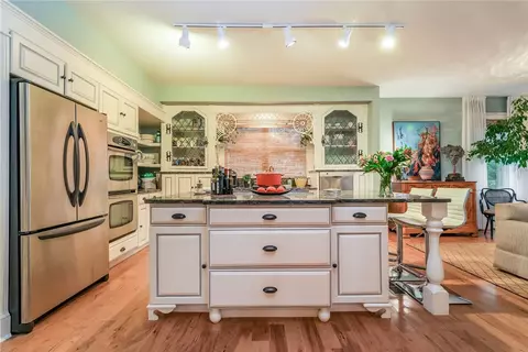 32 Broad St, Warren, RI 02885 photo 9