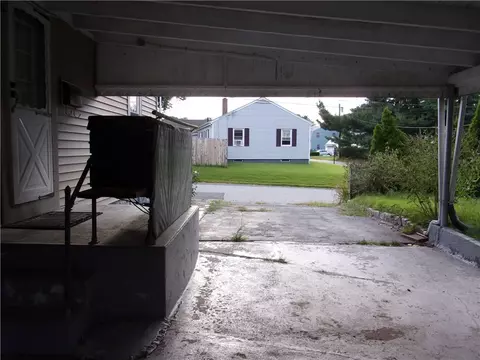 36 Cliffe Ave, Woonsocket, RI 02895 photo 3