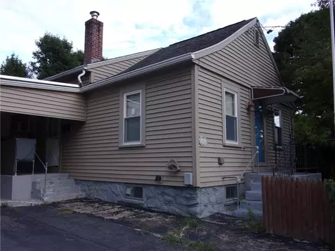 36 Cliffe Ave, Woonsocket, RI 02895 photo 2