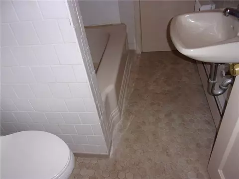 36 Cliffe Ave, Woonsocket, RI 02895 photo 10