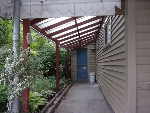 36 Cliffe Ave, Woonsocket, RI 02895 photo 4