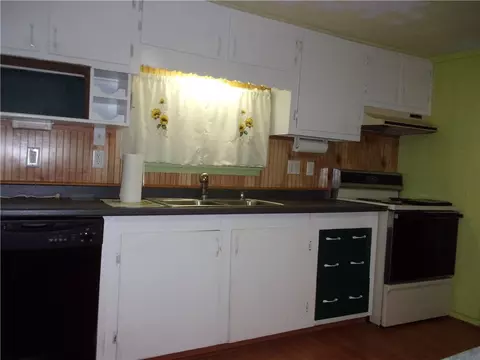 36 Cliffe Ave, Woonsocket, RI 02895 photo 5