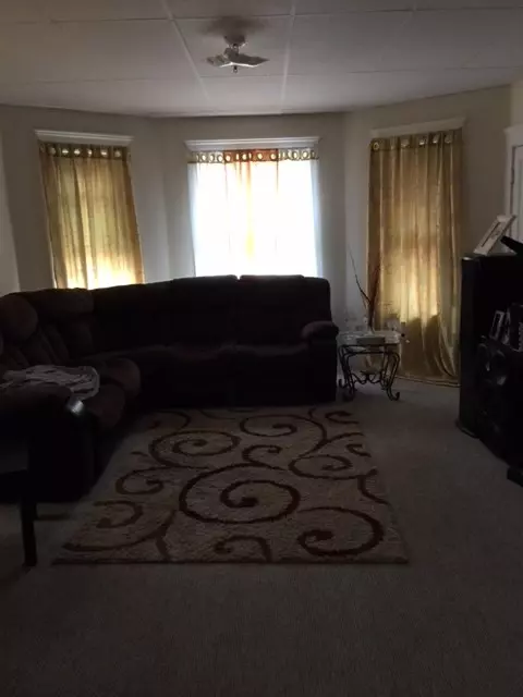 59 Roberts St, Woonsocket, RI 02895 photo 3