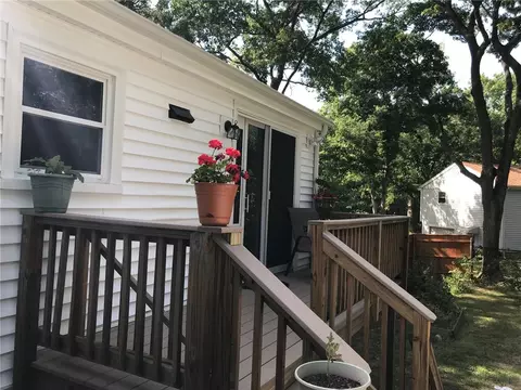 2 Monroe Dr, Coventry, RI 02816 photo 4