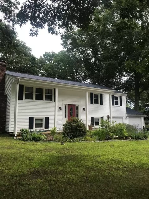 2 Monroe Dr, Coventry, RI 02816 photo 3