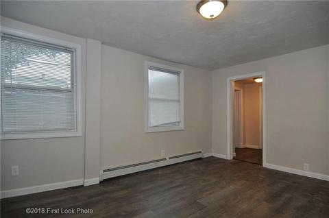 28 Bentley St, Woonsocket, RI 02895 photo 9