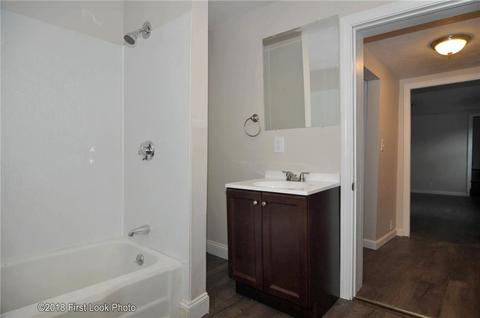 28 Bentley St, Woonsocket, RI 02895 photo 6