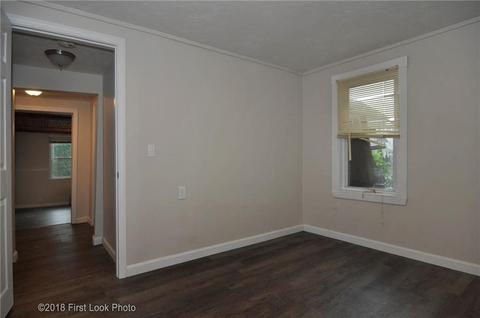 28 Bentley St, Woonsocket, RI 02895 photo 12