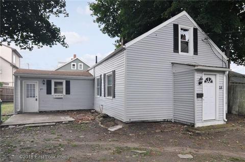 28 Bentley St, Woonsocket, RI 02895 photo 2