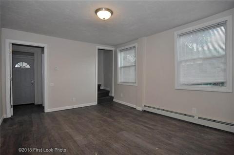 28 Bentley St, Woonsocket, RI 02895 photo 8