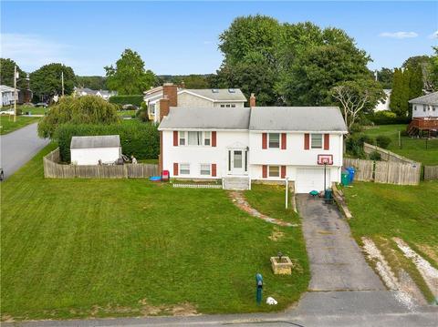 3 Aspinet Rd, Middletown, RI 02842 photo 3