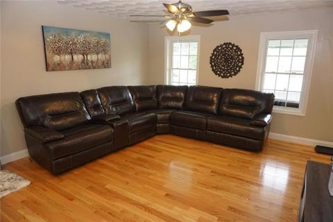 98 Gauthier Dr, Woonsocket, RI 02895 photo 4