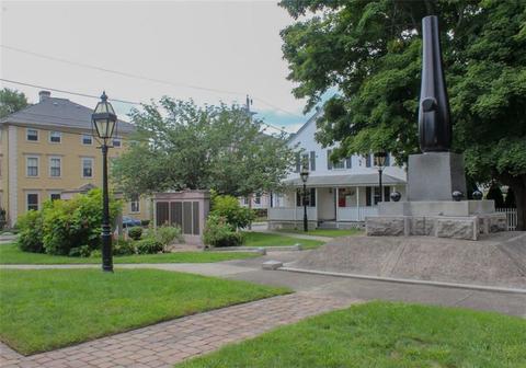 27 State St, Warren, RI 02885 photo 2