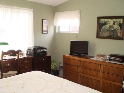 797 Williamsburg Cir, Warwick, RI 02886 photo 20