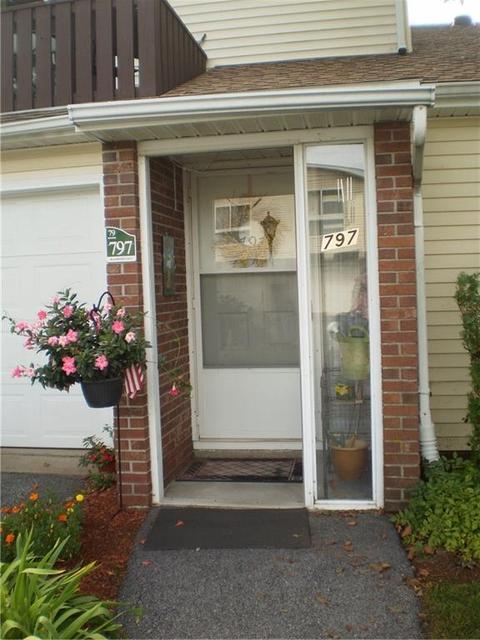 797 Williamsburg Cir, Warwick, RI 02886 photo 1
