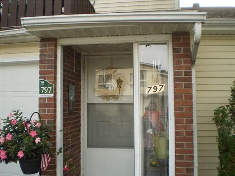 797 Williamsburg Cir, Warwick, RI 02886 photo 2