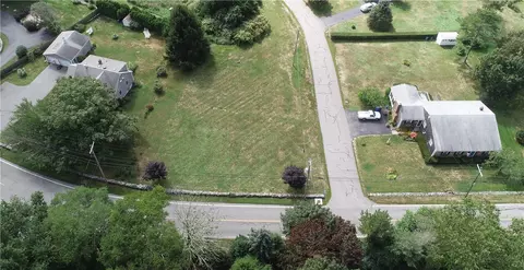 355 Third Beach Rd, Middletown, RI 02842 photo 9