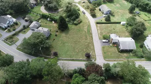 355 Third Beach Rd, Middletown, RI 02842 photo 4