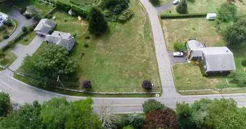 355 Third Beach Rd, Middletown, RI 02842 photo 7