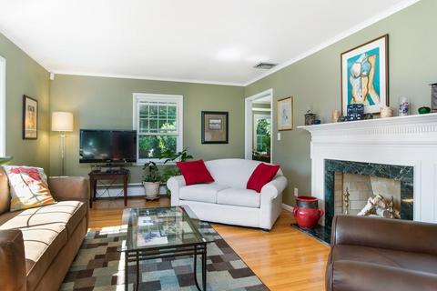 26 Merry Mount Dr, Warwick, RI 02888 photo 2