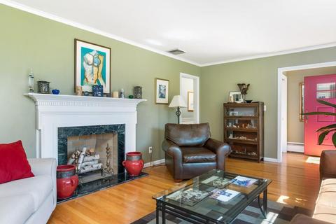 26 Merry Mount Dr, Warwick, RI 02888 photo 4