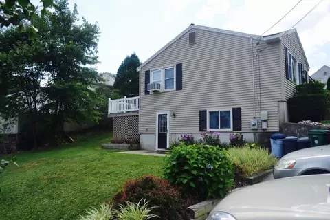 76 Sycamore St, Woonsocket, RI 02895 photo 5