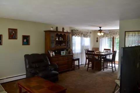 76 Sycamore St, Woonsocket, RI 02895 photo 9