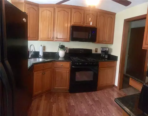 76 Sycamore St, Woonsocket, RI 02895 photo 12