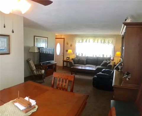 76 Sycamore St, Woonsocket, RI 02895 photo 8